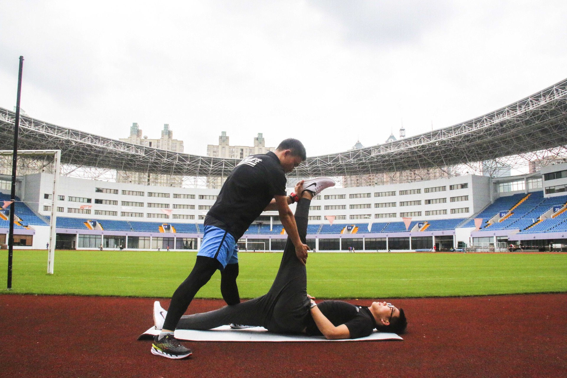 科学运动 | 肩颈腰酸易疲劳？你的身体提示你该拉伸啦